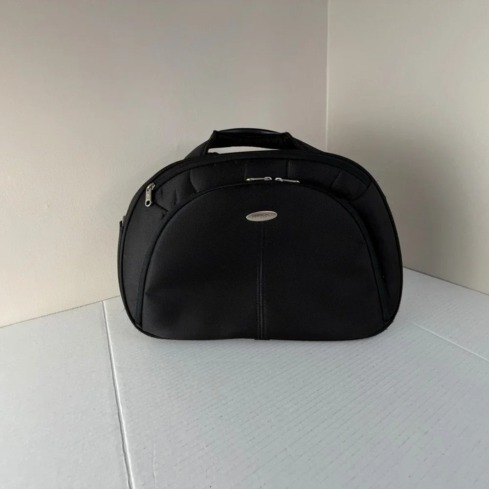 Samsonite Travel Boarding Bag Black Medium Size with Adjustable Strap